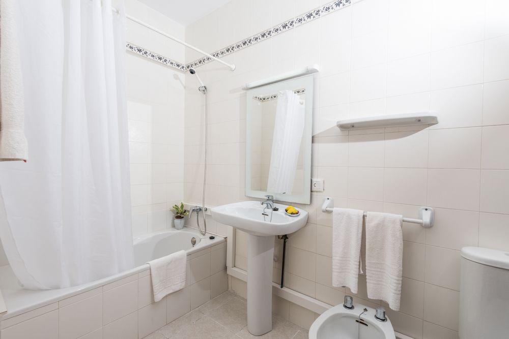 Hotel Madrid Ciutadella  Bagian luar foto