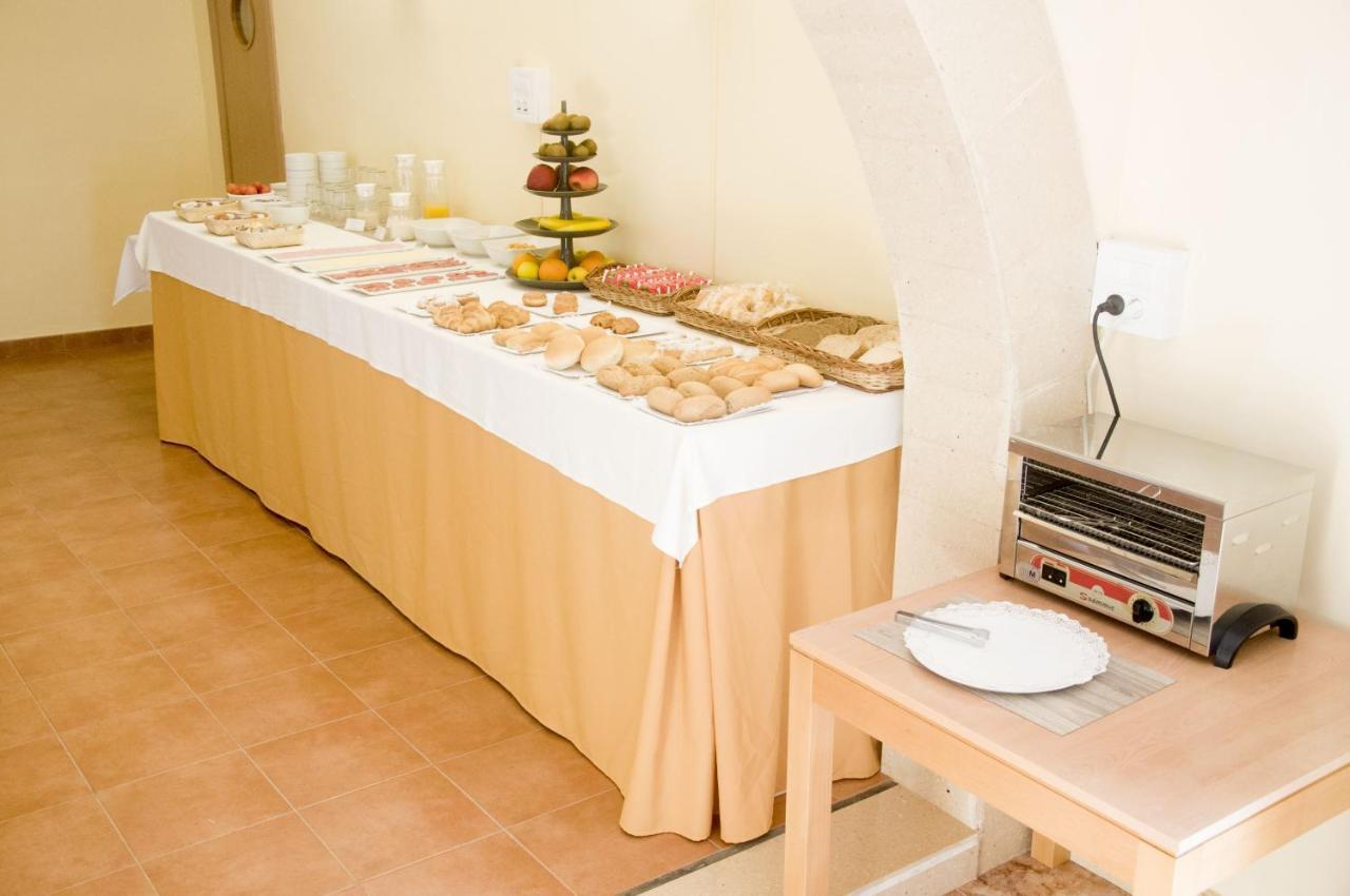 Hotel Madrid Ciutadella  Bagian luar foto