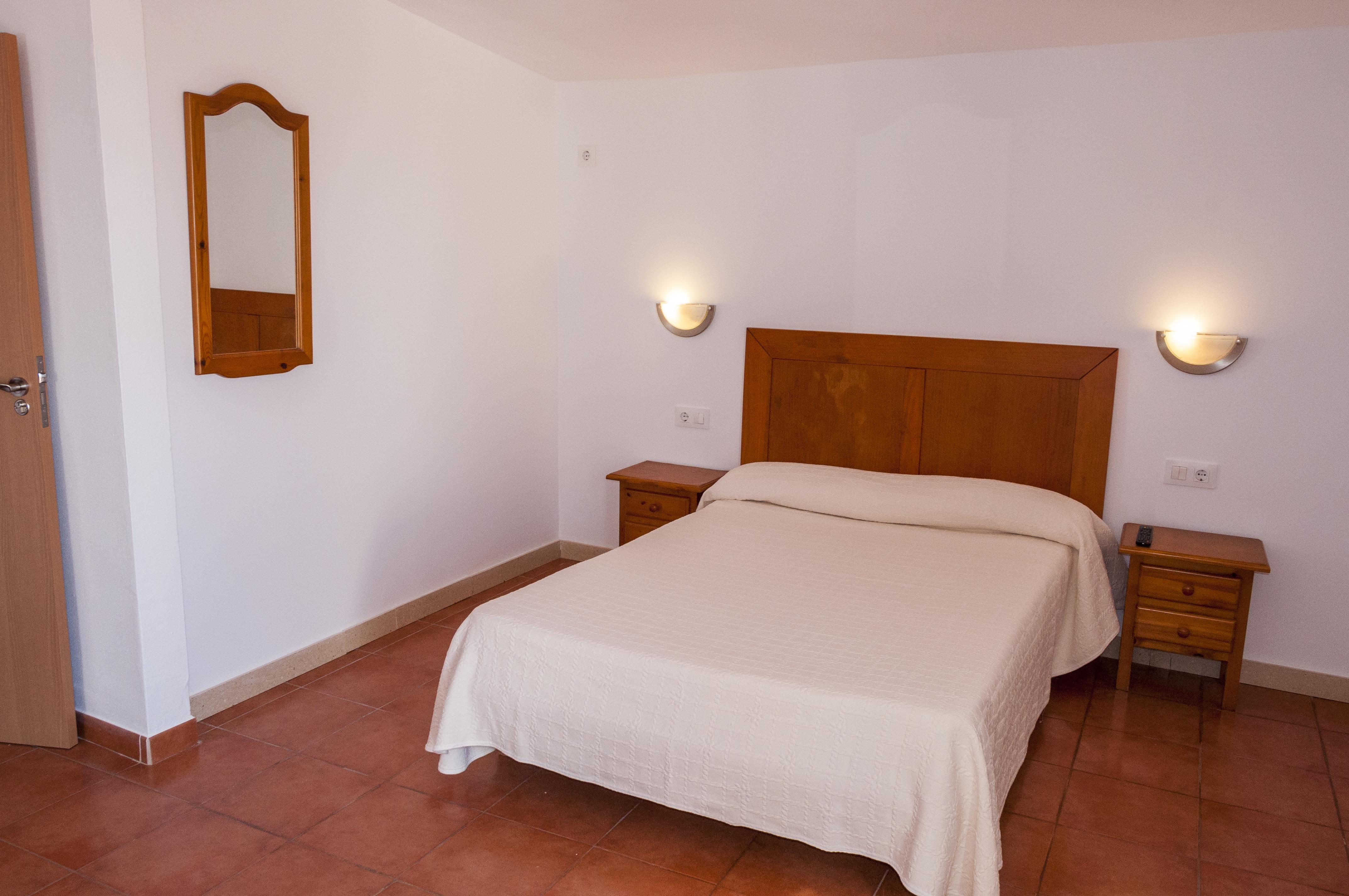 Hotel Madrid Ciutadella  Bagian luar foto