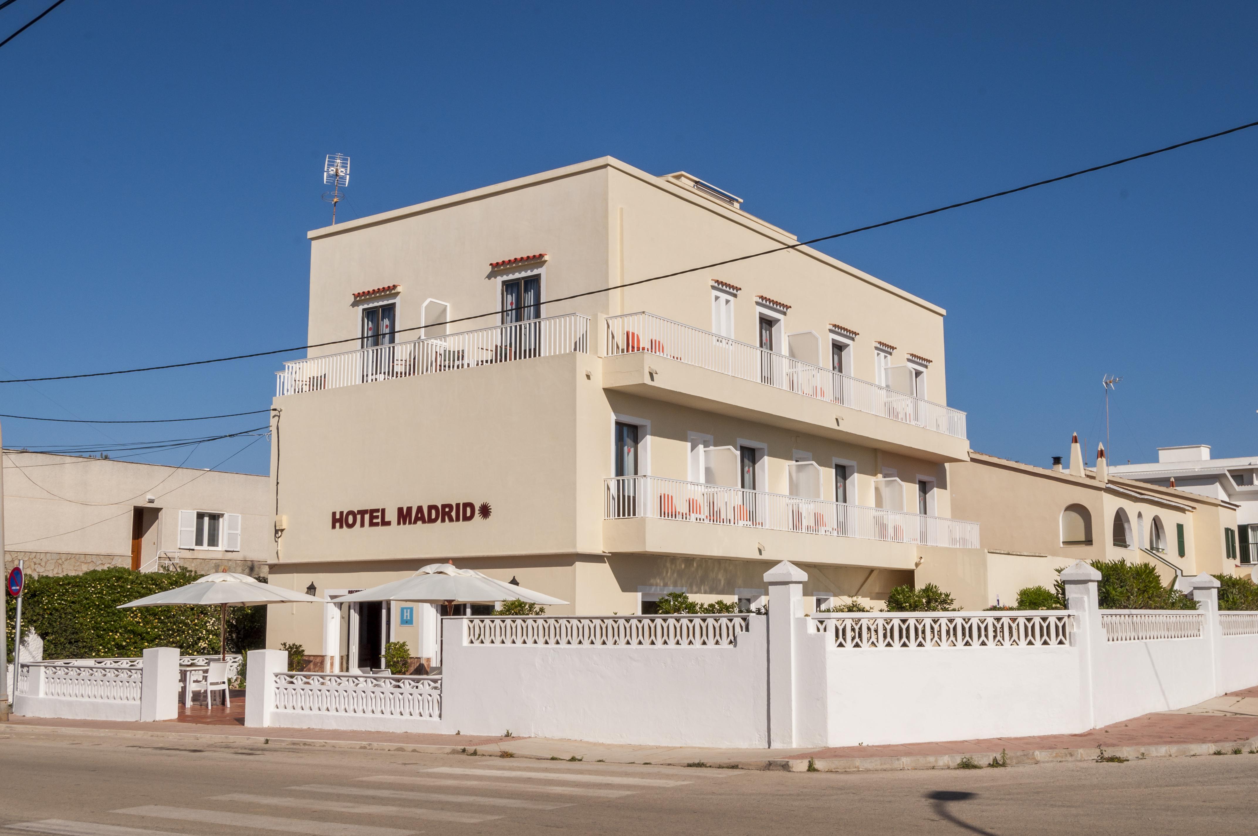 Hotel Madrid Ciutadella  Bagian luar foto
