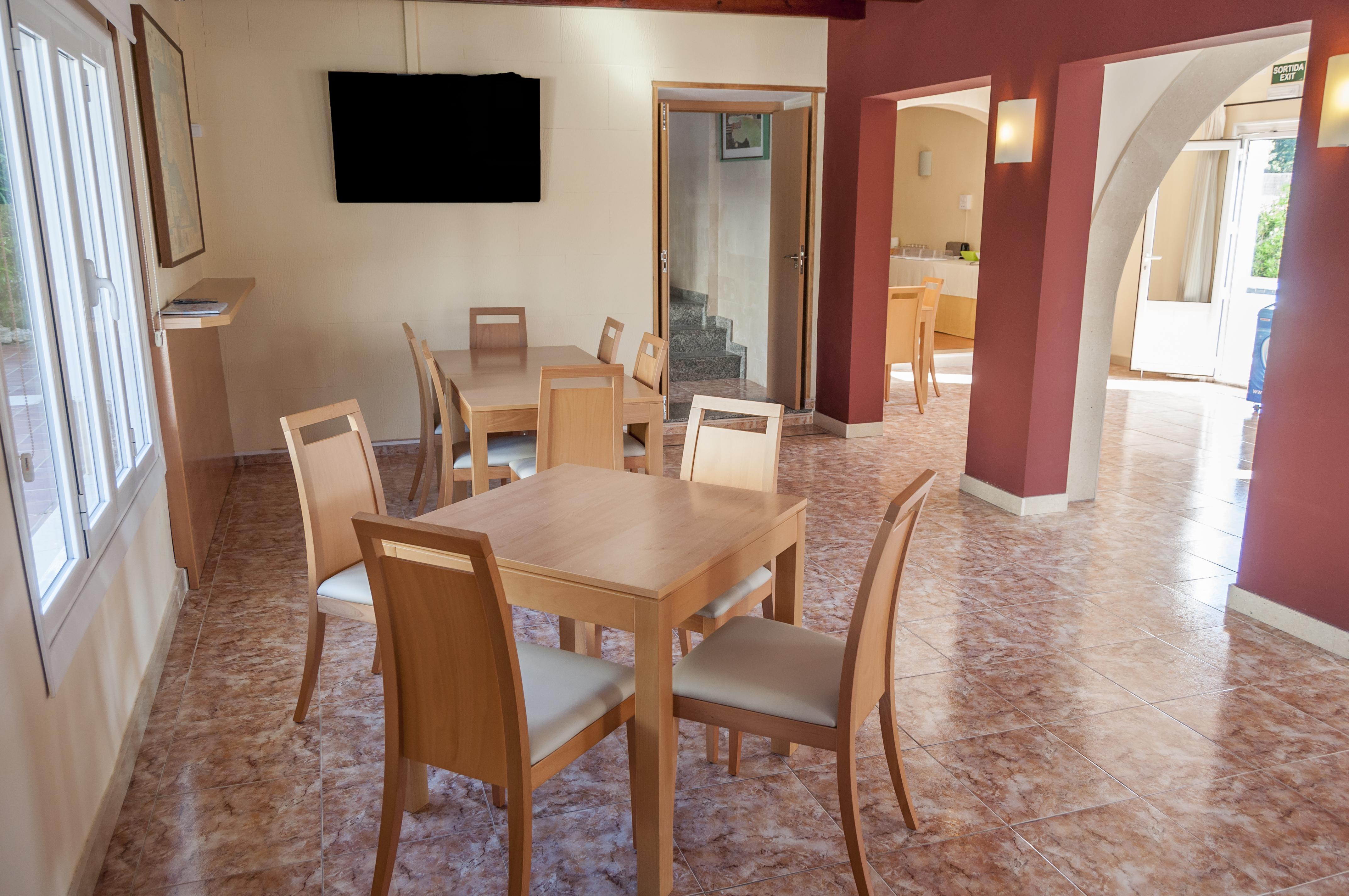 Hotel Madrid Ciutadella  Bagian luar foto