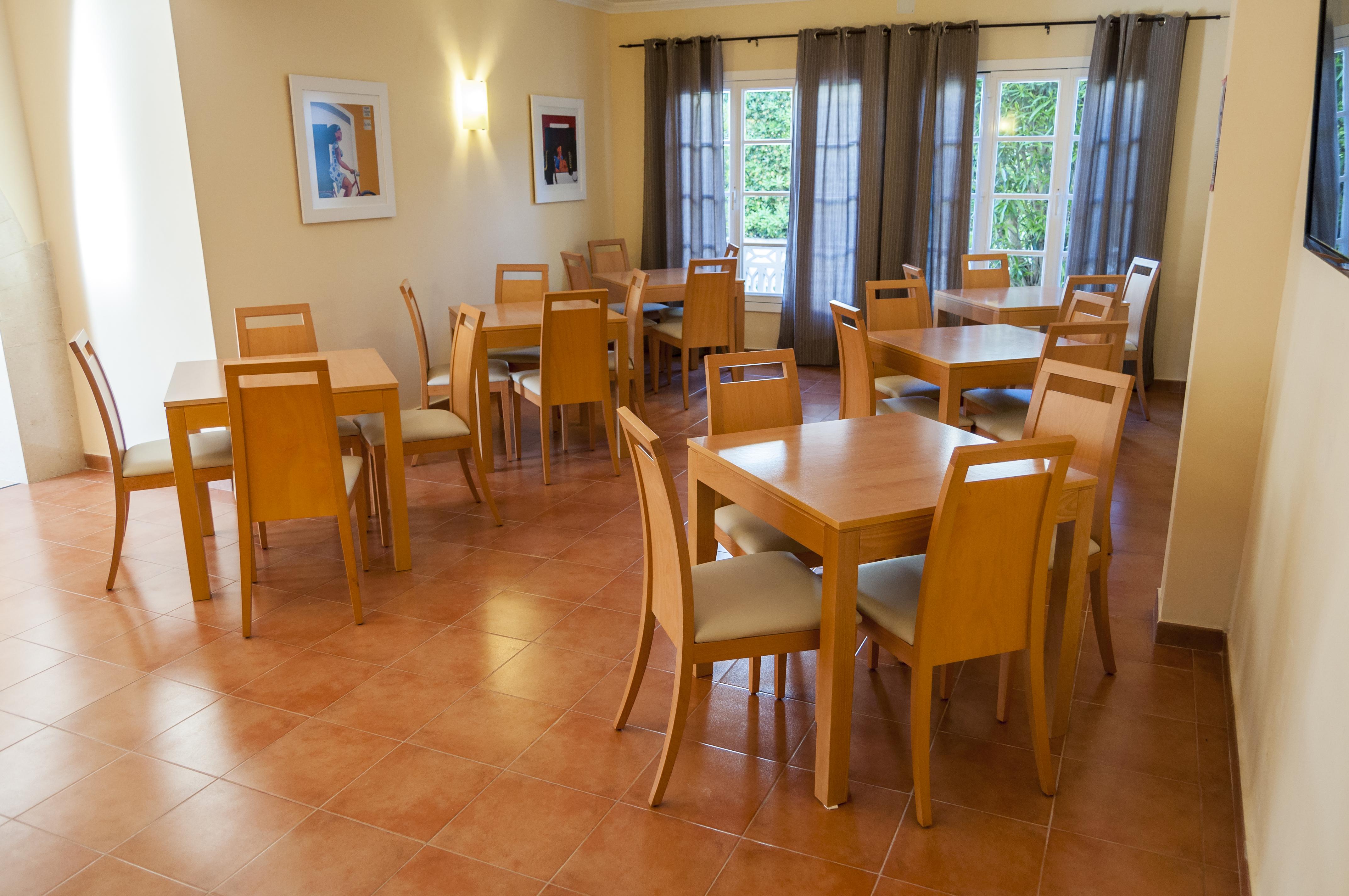 Hotel Madrid Ciutadella  Bagian luar foto