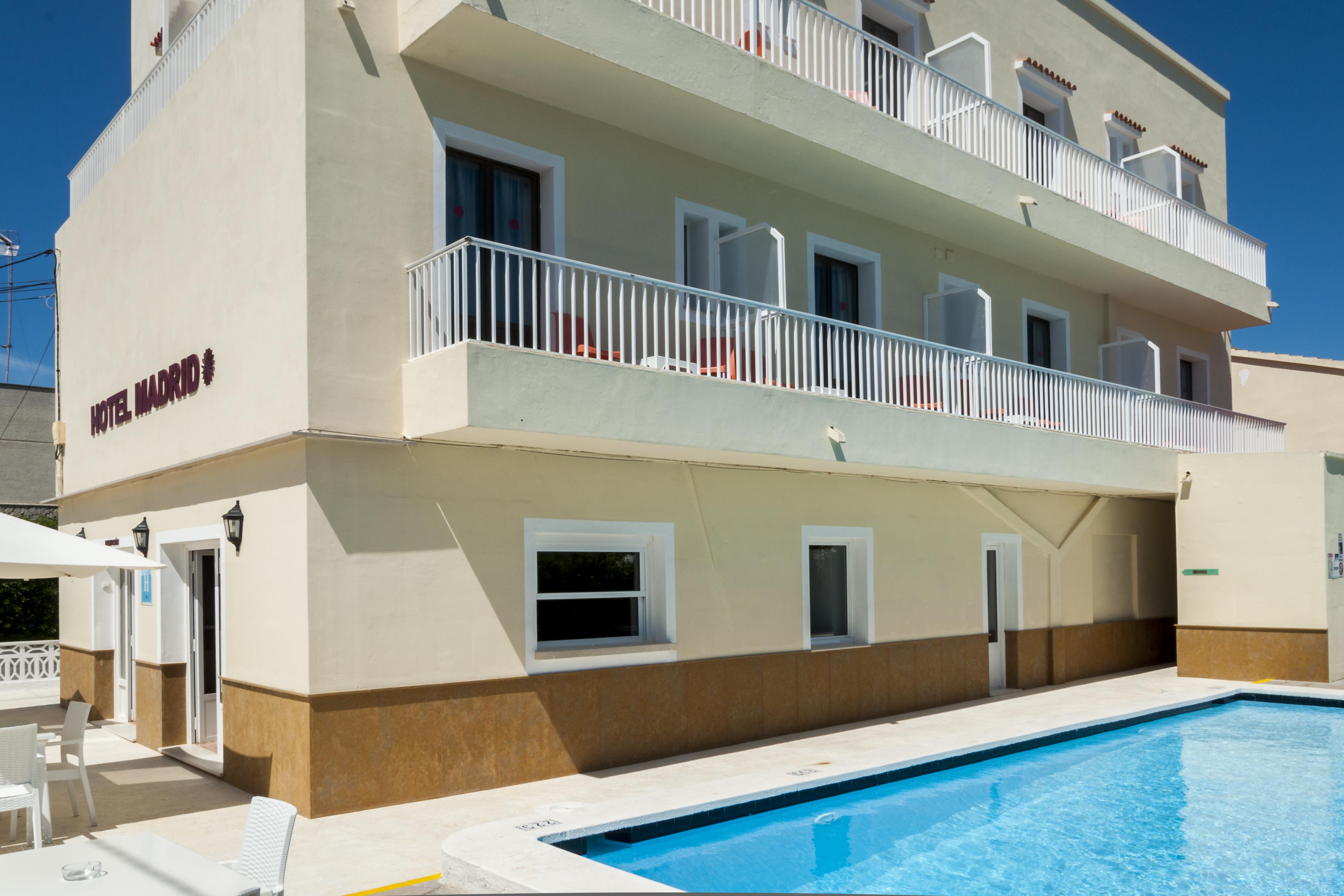 Hotel Madrid Ciutadella  Bagian luar foto