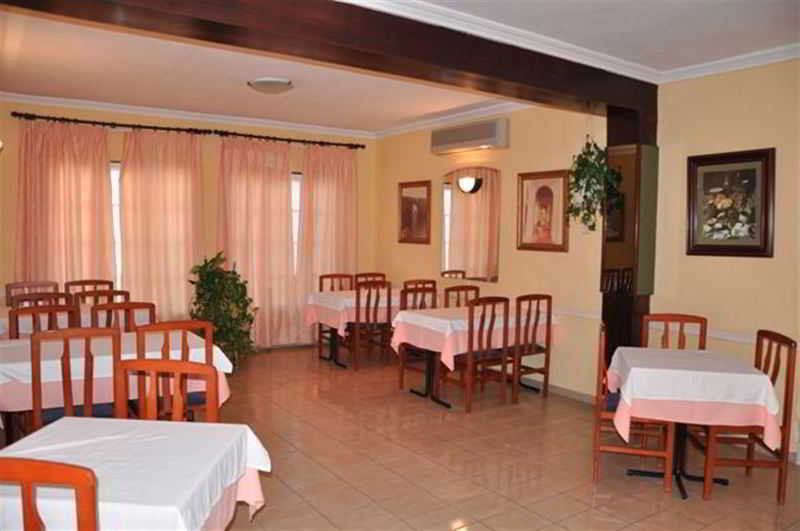 Hotel Madrid Ciutadella  Bagian luar foto